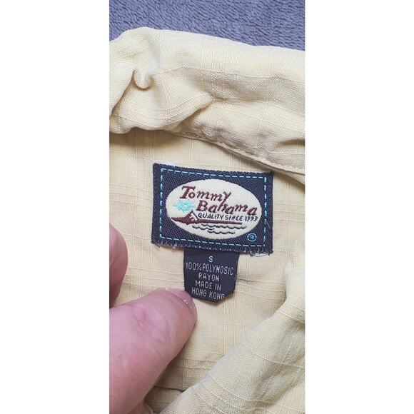 Tommy Bahama Shirt Sz S Mens Yellow 100% Polynosic Rayon Camp Short Sleeve C23 - Picture 4 of 8